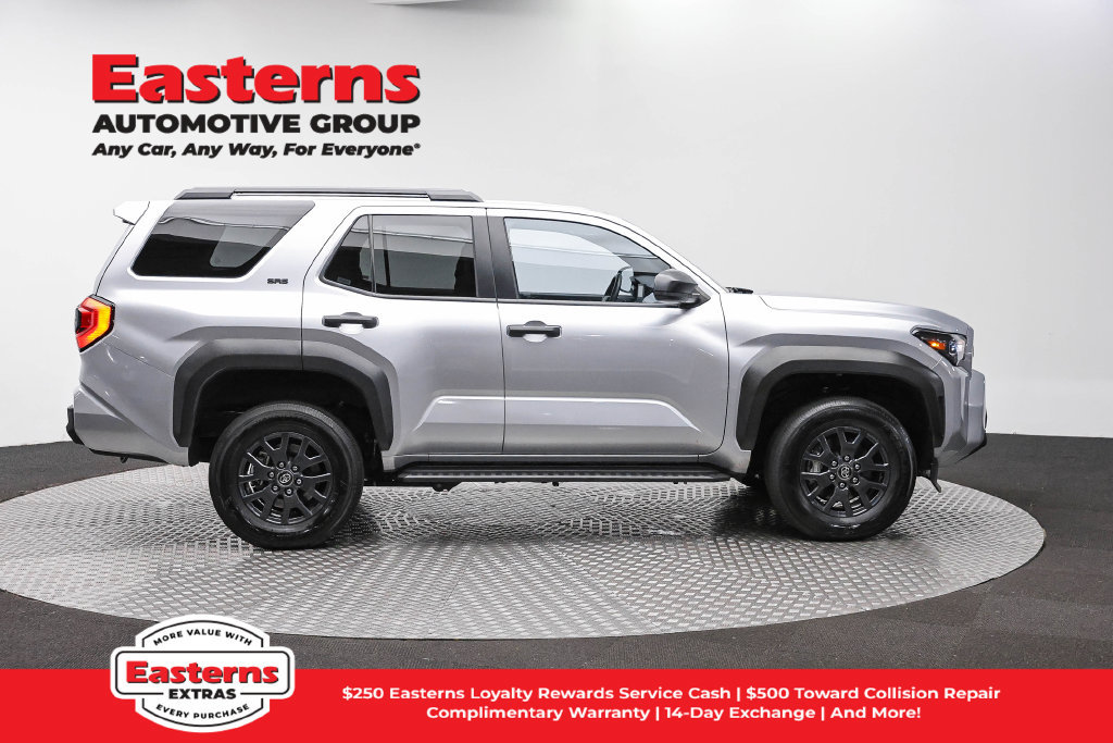 Used 2025 Toyota 4Runner SR5 AWD/4WD image 5