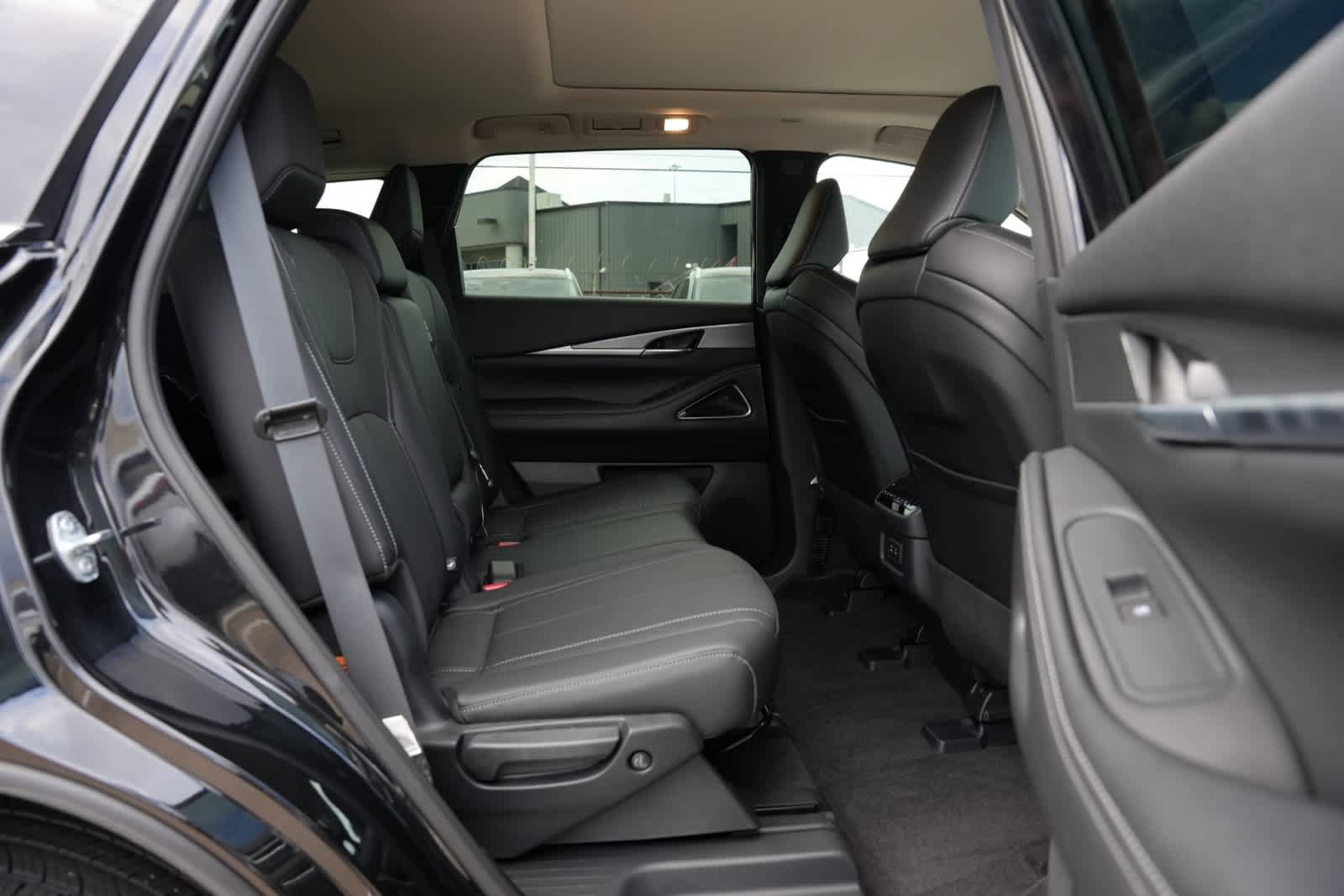 Certified 2027 INFINITI QX60 Luxe w/ Cargo Package FWD image 20