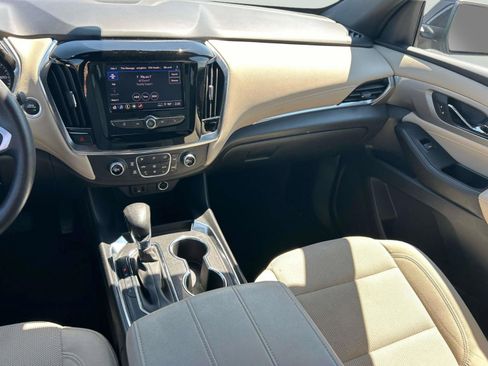 Used 2023 Chevrolet Traverse LS FWD image 12