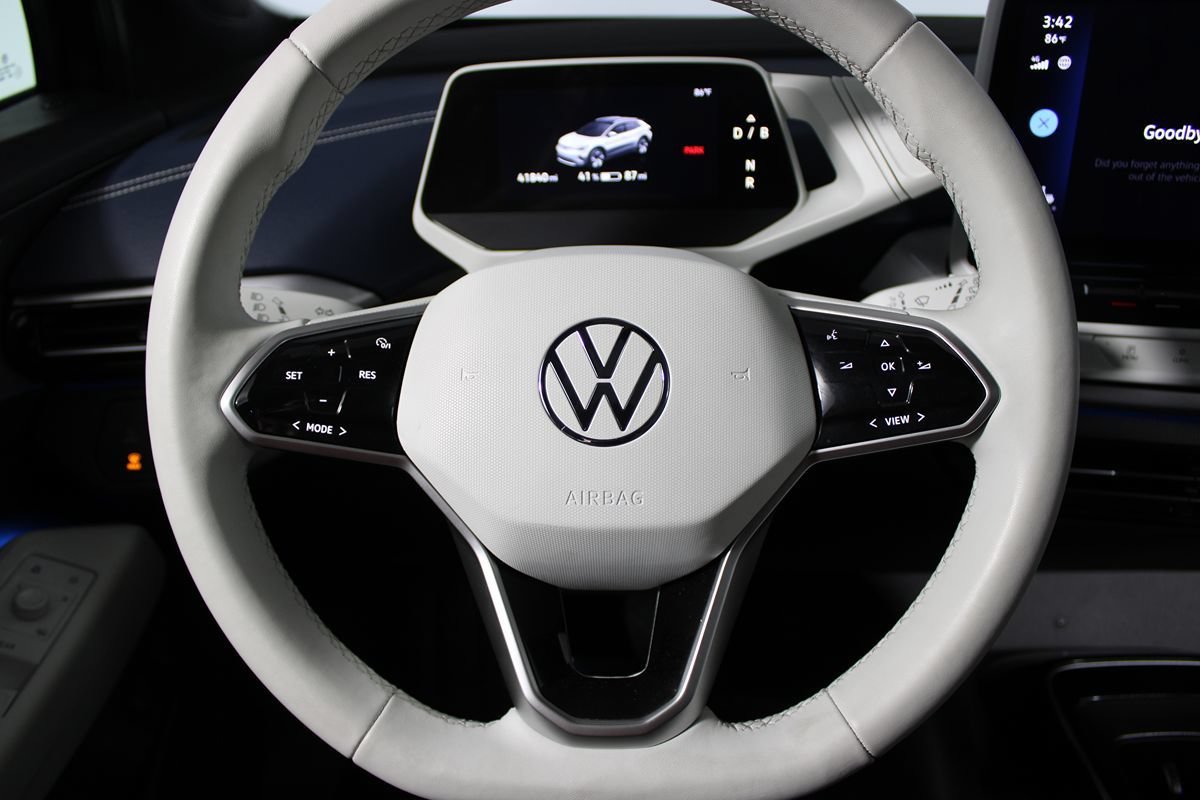 Used 2023 Volkswagen ID.4 Pro S AWD/4WD image 16