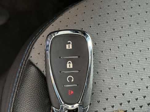 Used 2025 Chevrolet Trax LT image 22