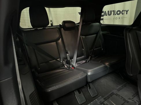 Used 2025 Ford Expedition Platinum w/ Stealth Performance Package AWD/4WD image 22