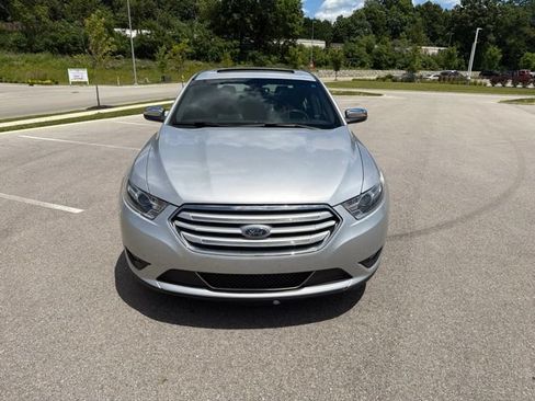 Used 2017 Ford Taurus Limited AWD/4WD image 8