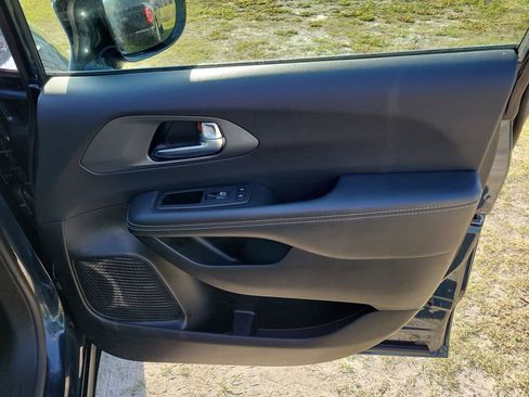 Used 2025 Chrysler Pacifica Select FWD image 37