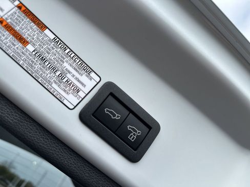 Certified 2024 Toyota Corolla Cross XSE image 42