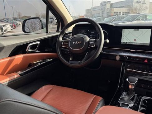 Used 2024 Kia Carnival SX Prestige image 16