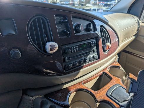 Used 2004 Ford E-150 and Econoline 150 image 17