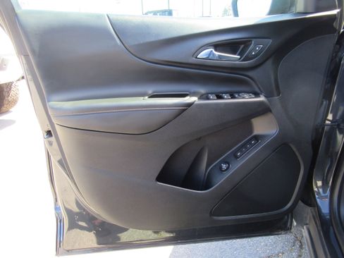 Used 2022 Chevrolet Equinox Premier AWD/4WD image 8