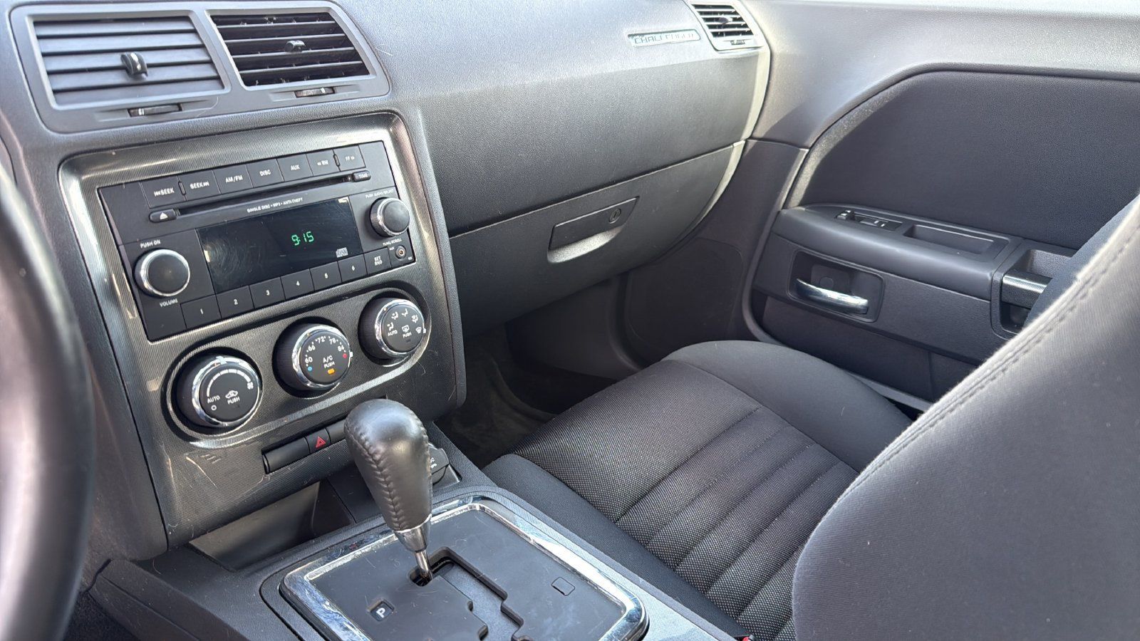 Used 2014 Dodge Challenger SXT RWD image 19