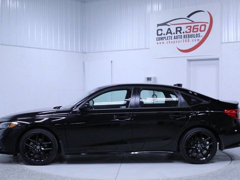 Used 2023 Honda Civic Sport image 3