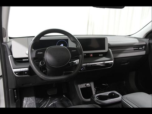 Certified 2024 Hyundai Ioniq 5 SEL RWD image 6