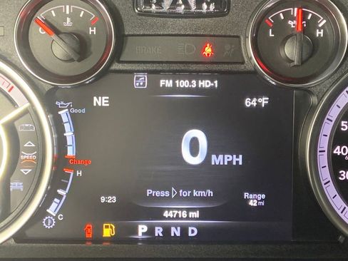 Used 2019 RAM 1500 Laramie AWD/4WD image 12