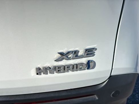 Used 2022 Toyota Sienna XLE image 7