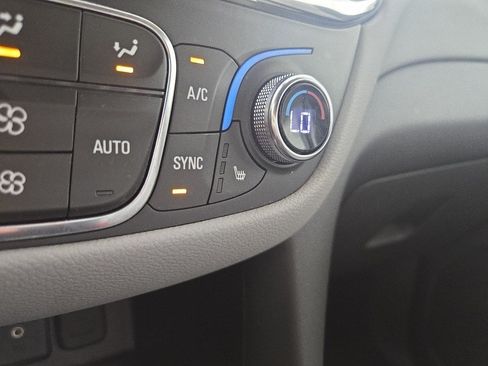 Used 2022 Chevrolet Equinox LT FWD image 25