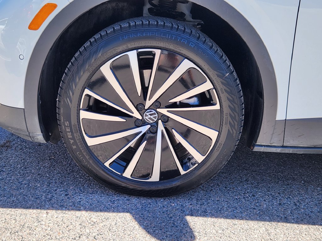 Certified 2024 Volkswagen ID.4 Pro AWD/4WD image 9