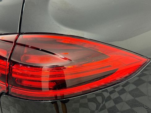 Used 2016 Porsche Cayenne w/ Premium Package image 42