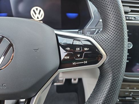 Used 2022 Volkswagen Tiguan SE R-Line image 21