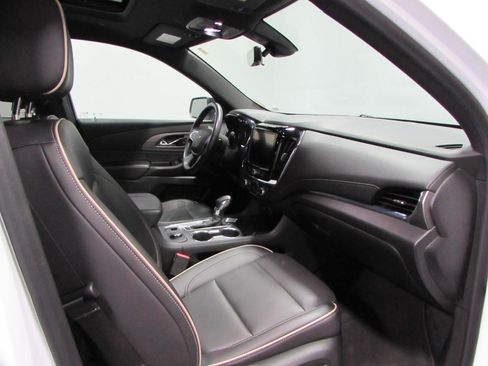 Used 2023 Chevrolet Traverse Premier w/ Redline Edition FWD image 18
