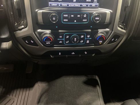 Used 2019 GMC Sierra 1500 SLE w/ SLE Value Package AWD/4WD image 18