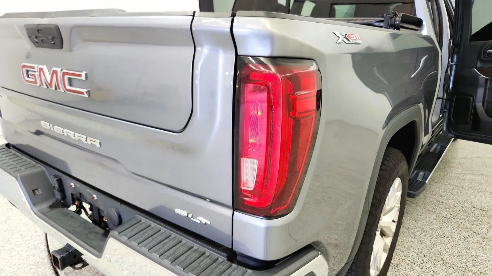 Used 2019 GMC Sierra 1500 SLT w/ SLT Premium Plus Package AWD/4WD image 46