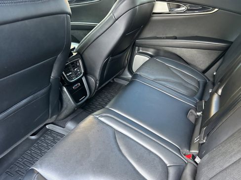 Used 2022 Lincoln Nautilus Reserve w/ Equipment Group 202A image 11