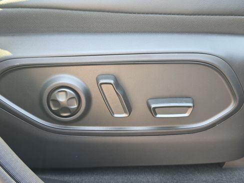 New 2026 Jeep Grand Cherokee L Limited AWD/4WD image 32