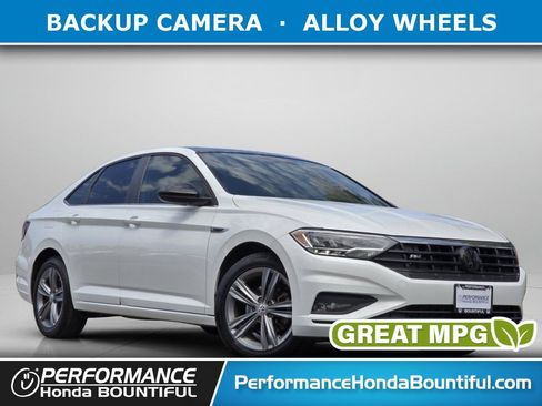 Used 2020 Volkswagen Jetta R-Line w/ R-Line Cold Weather Package FWD image 1