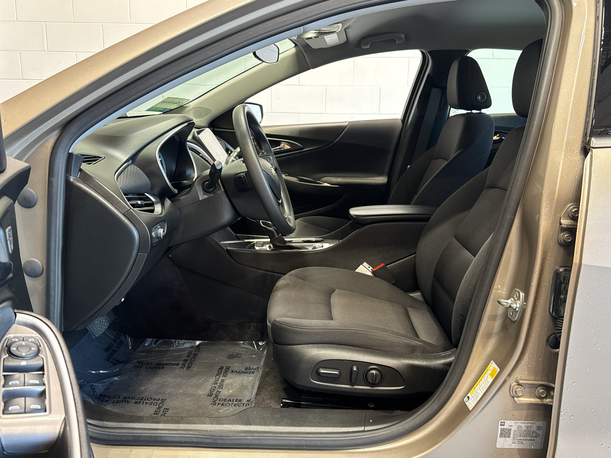 Used 2025 Chevrolet Malibu LT FWD image 13