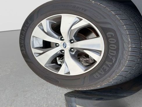 Used 2024 Subaru Ascent Premium AWD/4WD image 10