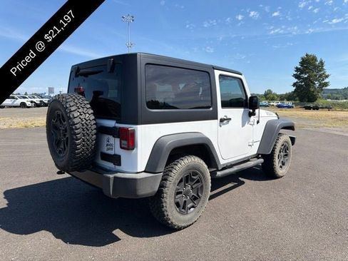 Used 2017 Jeep Wrangler Sport AWD/4WD image 3
