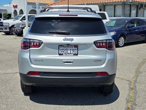 Used 2025 Jeep Compass Latitude AWD/4WD image 7