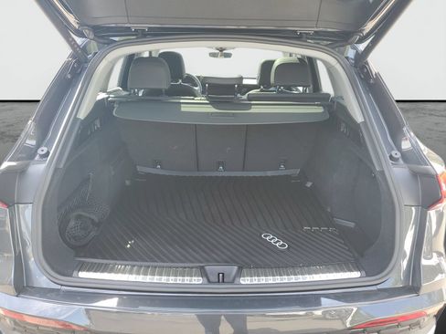 Used 2025 Audi Q5 Premium w/ Premium Plus AWD/4WD image 8