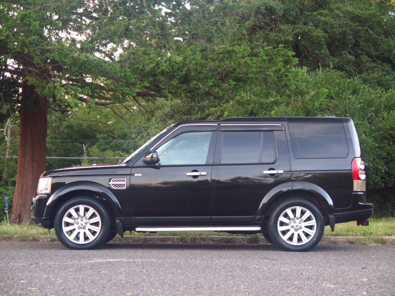Used 2012 Land Rover LR4 HSE LUX w/ Luxury Pkg AWD/4WD image 2