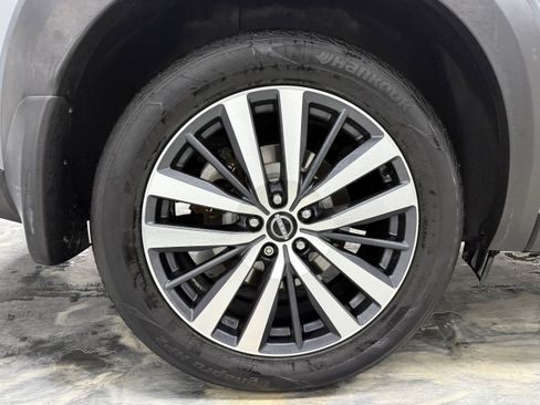 Used 2022 Nissan Pathfinder Platinum image 35