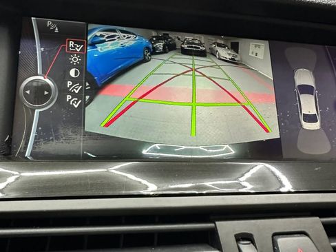 Used 2011 BMW 535i xDrive Sedan image 14