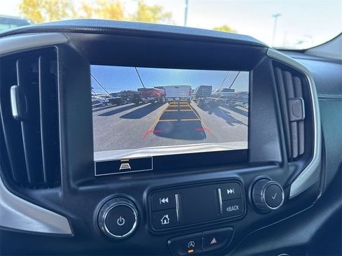 Used 2022 GMC Terrain SLE w/ Driver Convenience Package image 17