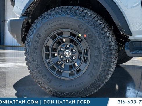 New 2026 Ford Bronco Outer Banks w/ Sasquatch Package image 35