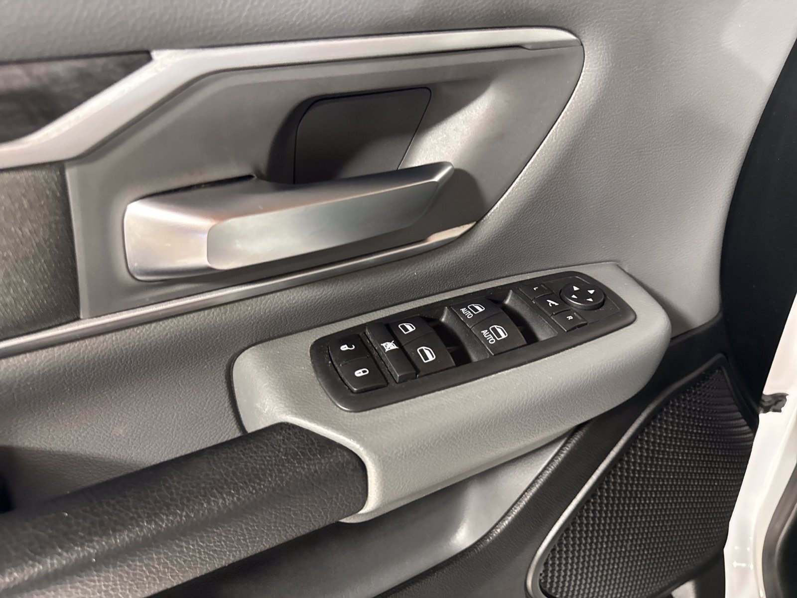 Used 2020 RAM 1500 Big Horn AWD/4WD image 16