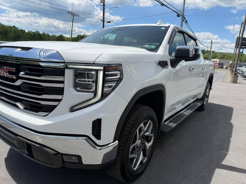 Used 2023 GMC Sierra 1500 SLT w/ SLT Premium Package AWD/4WD image 1