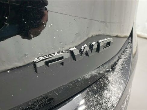 Used 2023 GMC Terrain SLE w/ Driver Convenience Package image 35