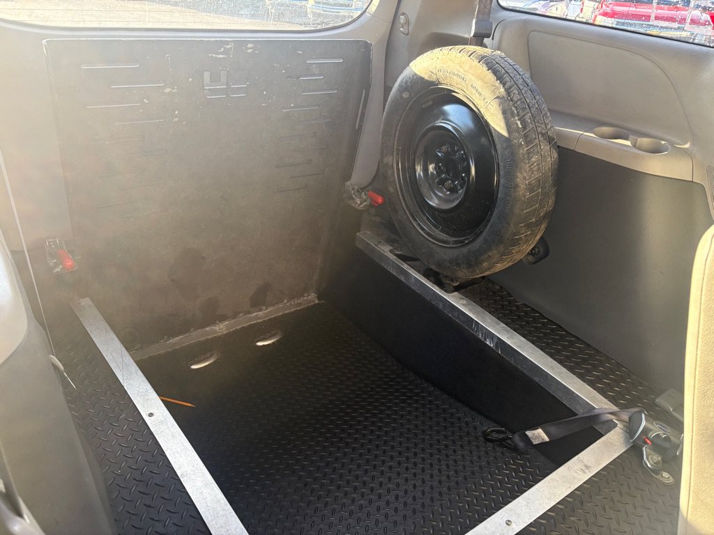 Used 2020 Toyota Sienna L FWD image 13