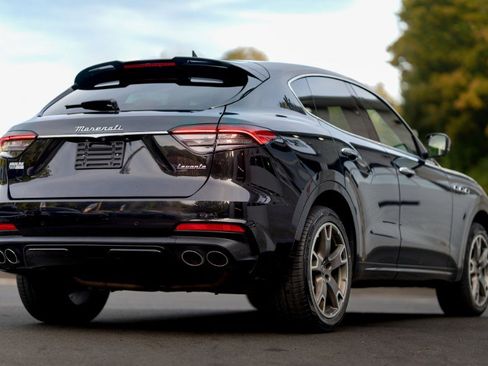 Used 2023 Maserati Levante Modena image 3