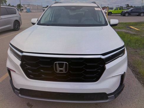 Used 2023 Honda Pilot Elite image 12