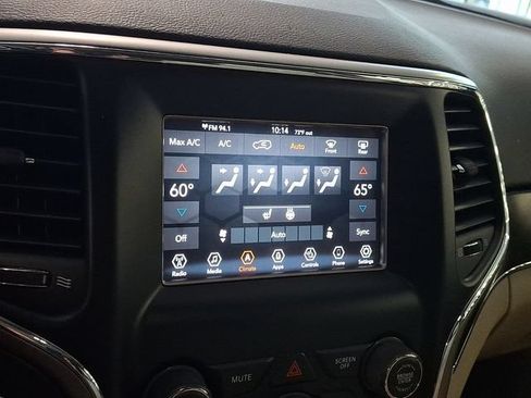 Used 2018 Jeep Grand Cherokee Limited AWD/4WD image 16