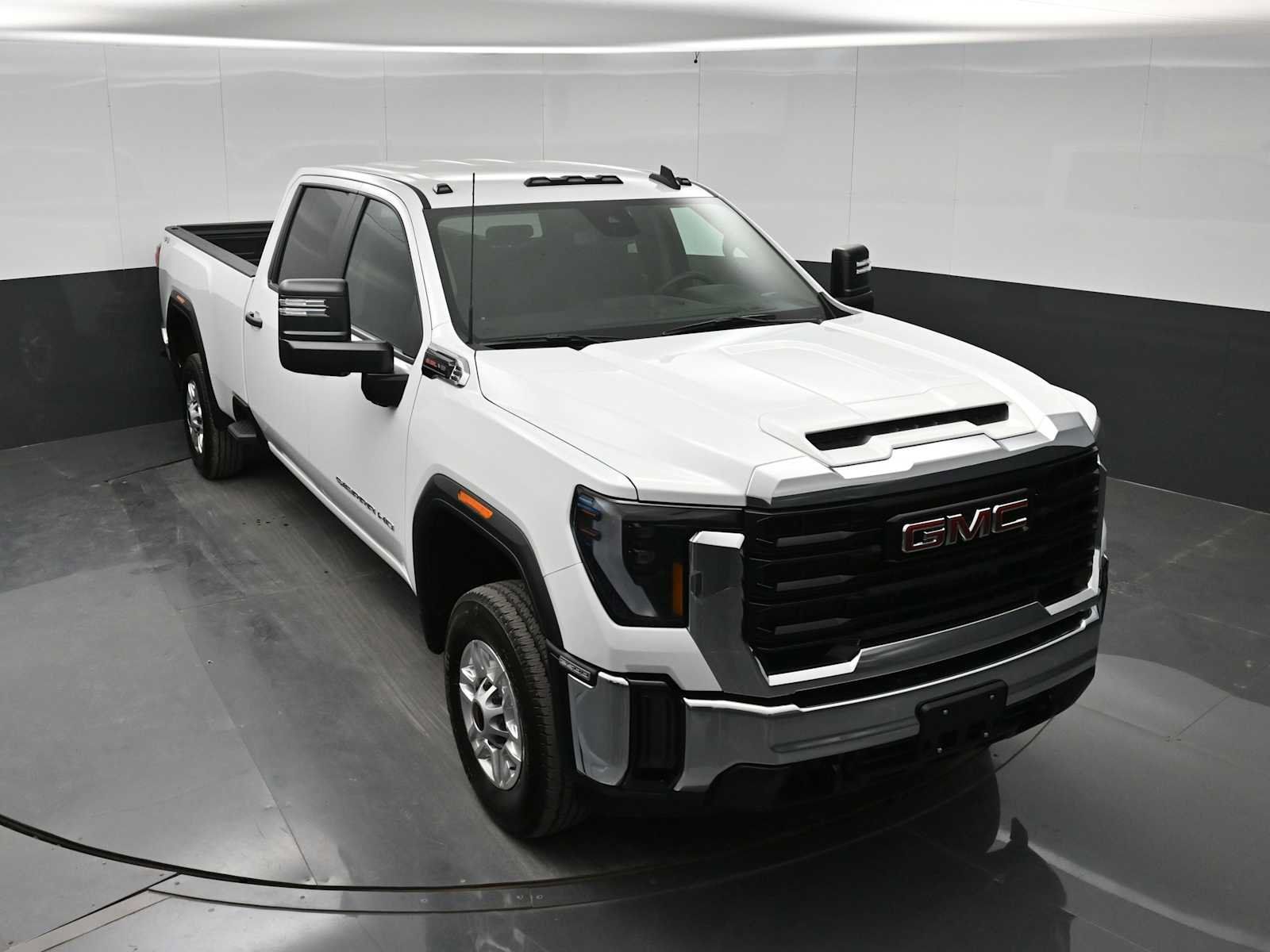 Used 2026 GMC Sierra 2500 Pro w/ Convenience Package AWD/4WD image 24