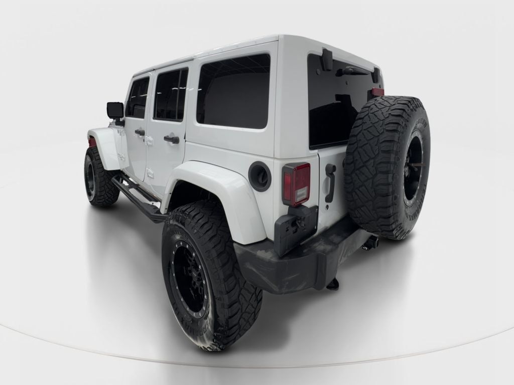 Used 2016 Jeep Wrangler Unlimited Rubicon w/ Connectivity Group AWD/4WD image 11