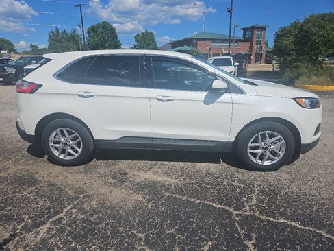 Used 2024 Ford Edge SEL w/ Convenience Package AWD/4WD image 4