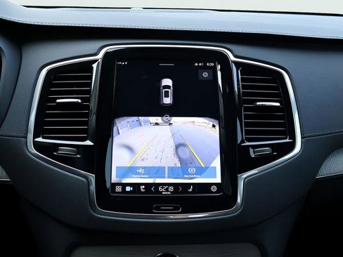 Used 2025 Volvo XC90 B6 Ultra w/ Protection Package Premier image 26