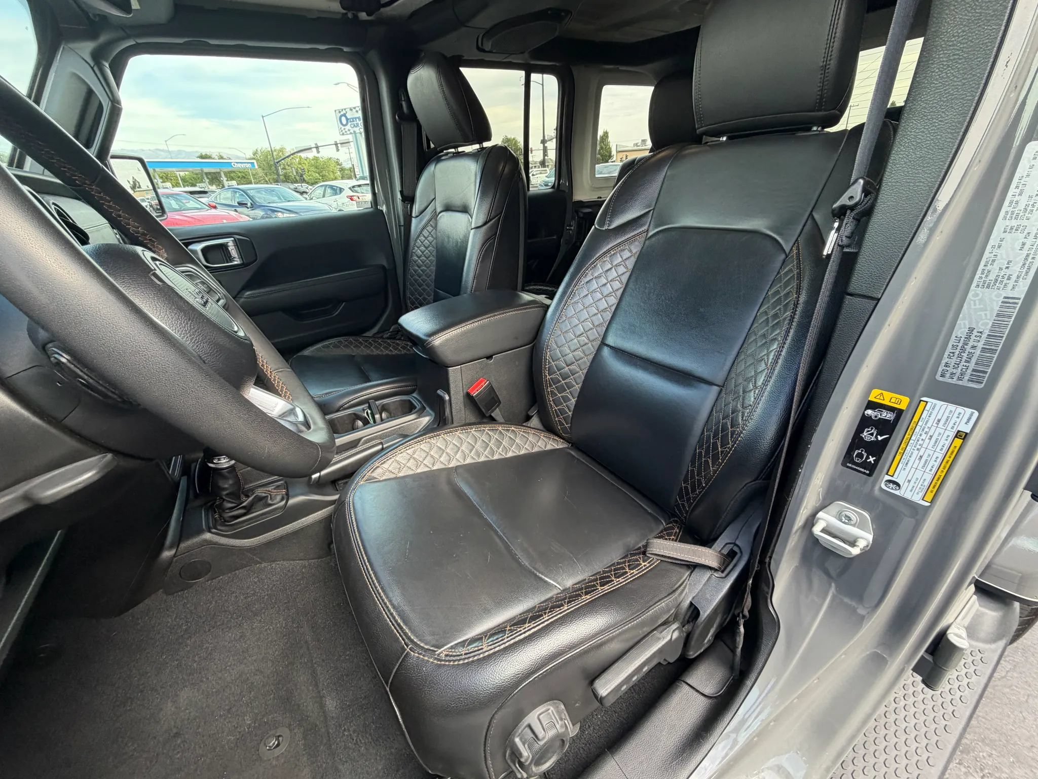Used 2023 Jeep Wrangler Unlimited Sahara AWD/4WD image 9