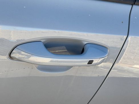 Used 2022 Kia Sorento S image 9